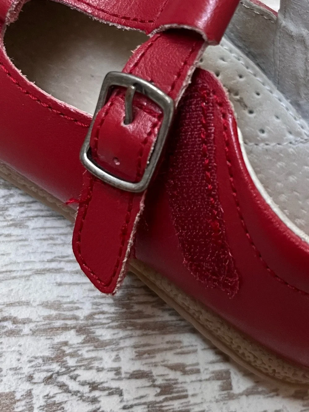 L’Amour Kids Red T-Strap Velcro Leather Shoes with Bow Accent Size 9